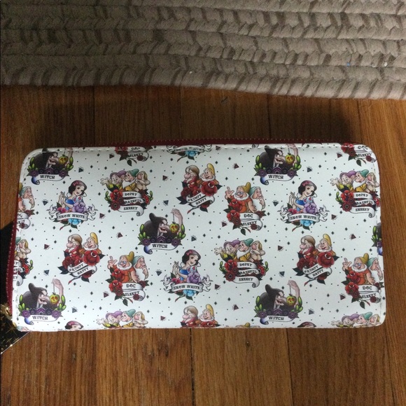 Loungefly Snow White wallet - Picture 2 of 10